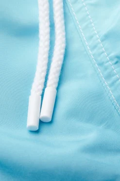 Badshorts i bl&aring; nyanser