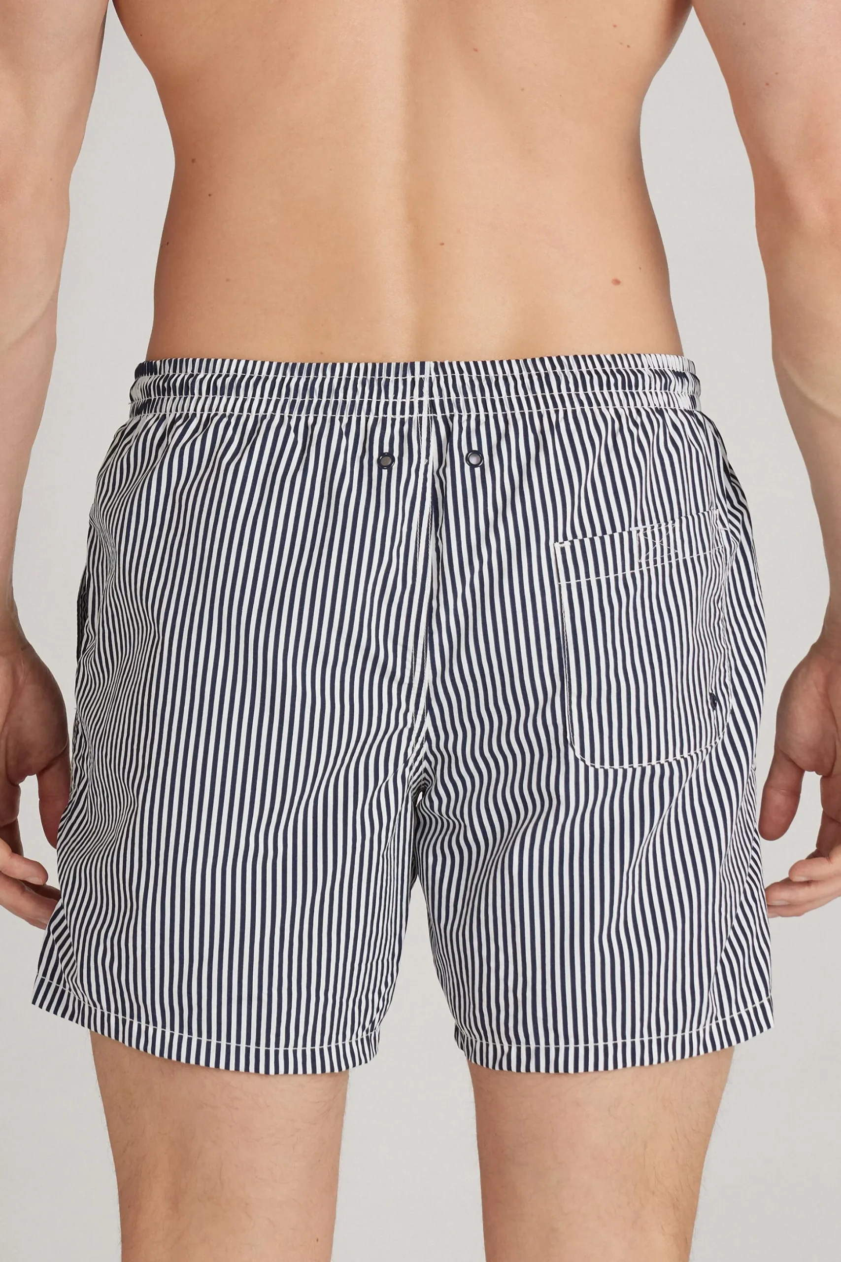 Badshorts med blå ränder