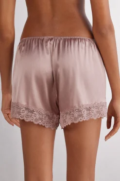 Shorts i siden med spets