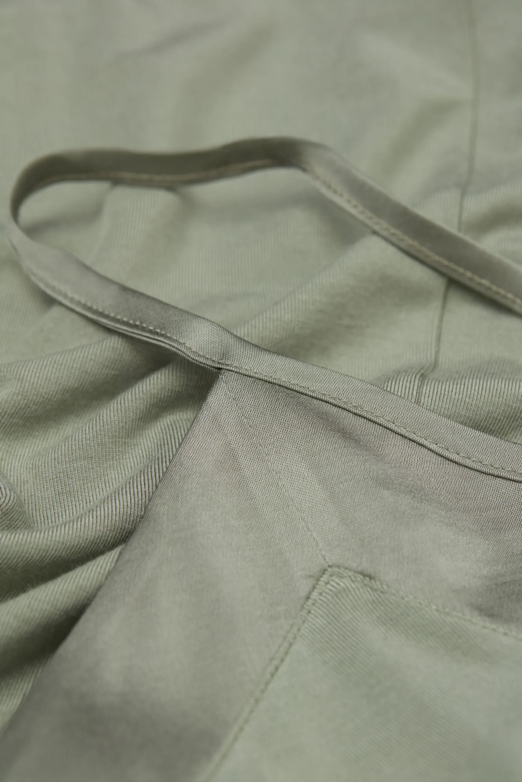Topp i modal Satin Details